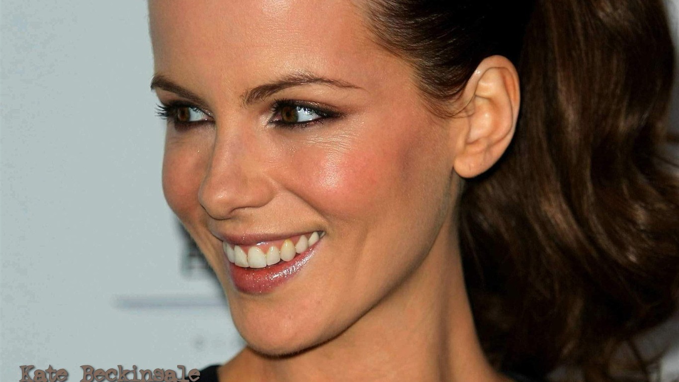 Kate Beckinsale hermoso fondo de pantalla #13 - 1366x768