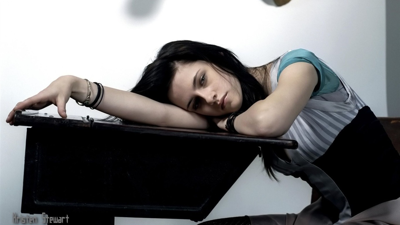 Kristen Stewart krásnou tapetu #2 - 1366x768