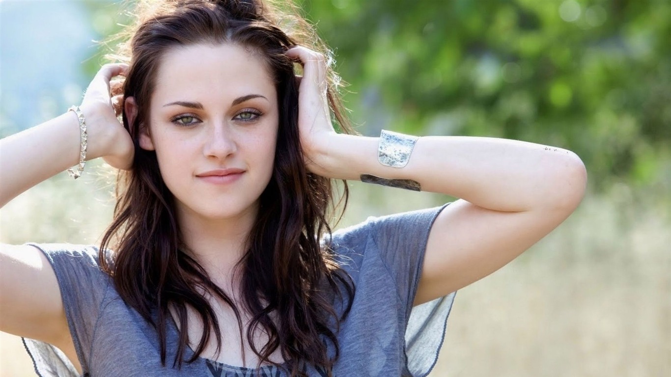 Kristen Stewart krásnou tapetu #14 - 1366x768