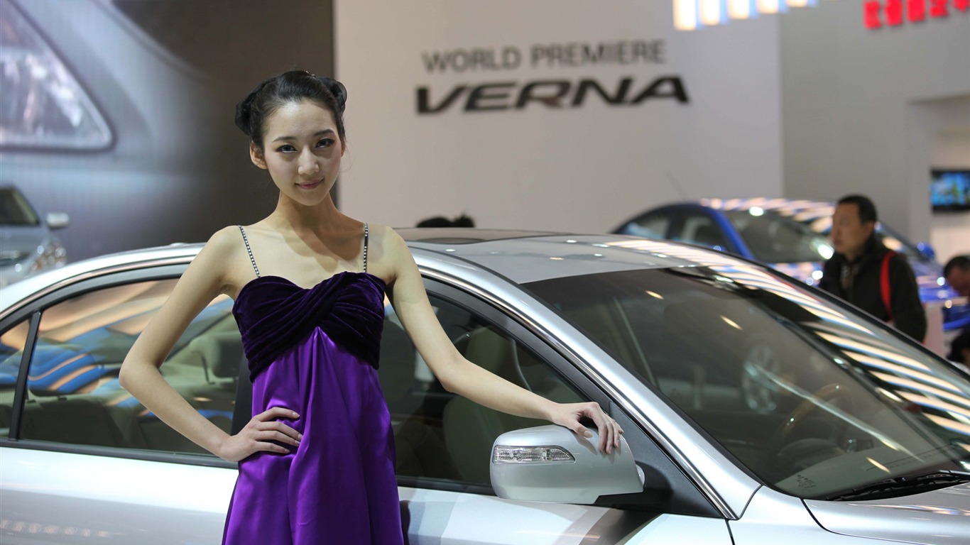 2010 v Pekingu Mezinárodním autosalonu krása (1) (vítr honí mraky práce) #15 - 1366x768