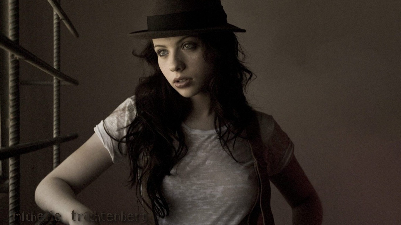 Michelle Trachtenberg krásnou tapetu #7 - 1366x768