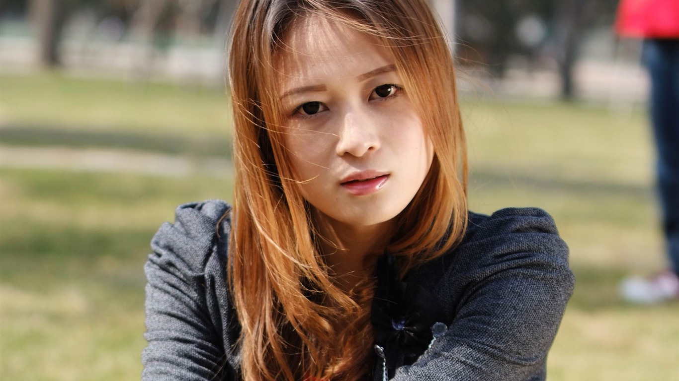 外拍美女飛揚的青春(螺紋鋼作品) #5 - 1366x768