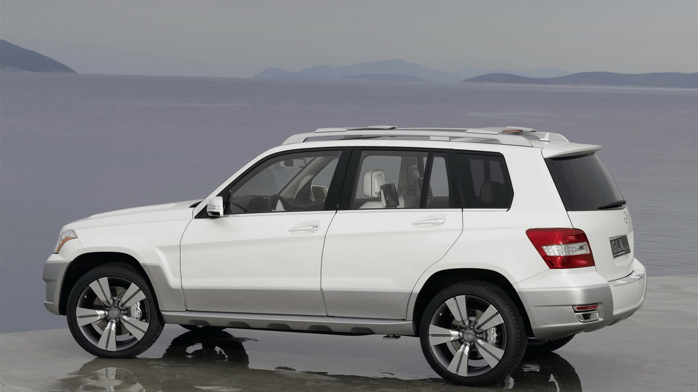 Mercedes tapety (2) #8 - 1366x768