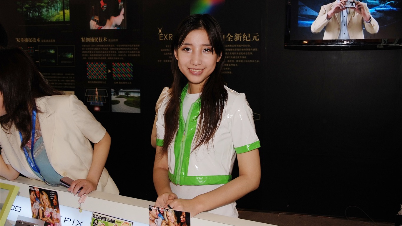 2009 P&E 展台上的美女(螺紋鋼作品) #19 - 1366x768
