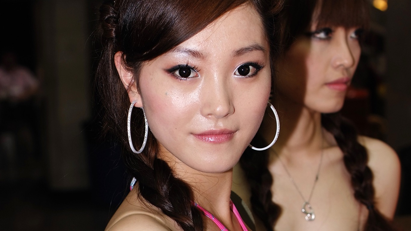 2009 P&E 展台上的美女(螺紋鋼作品) #25 - 1366x768