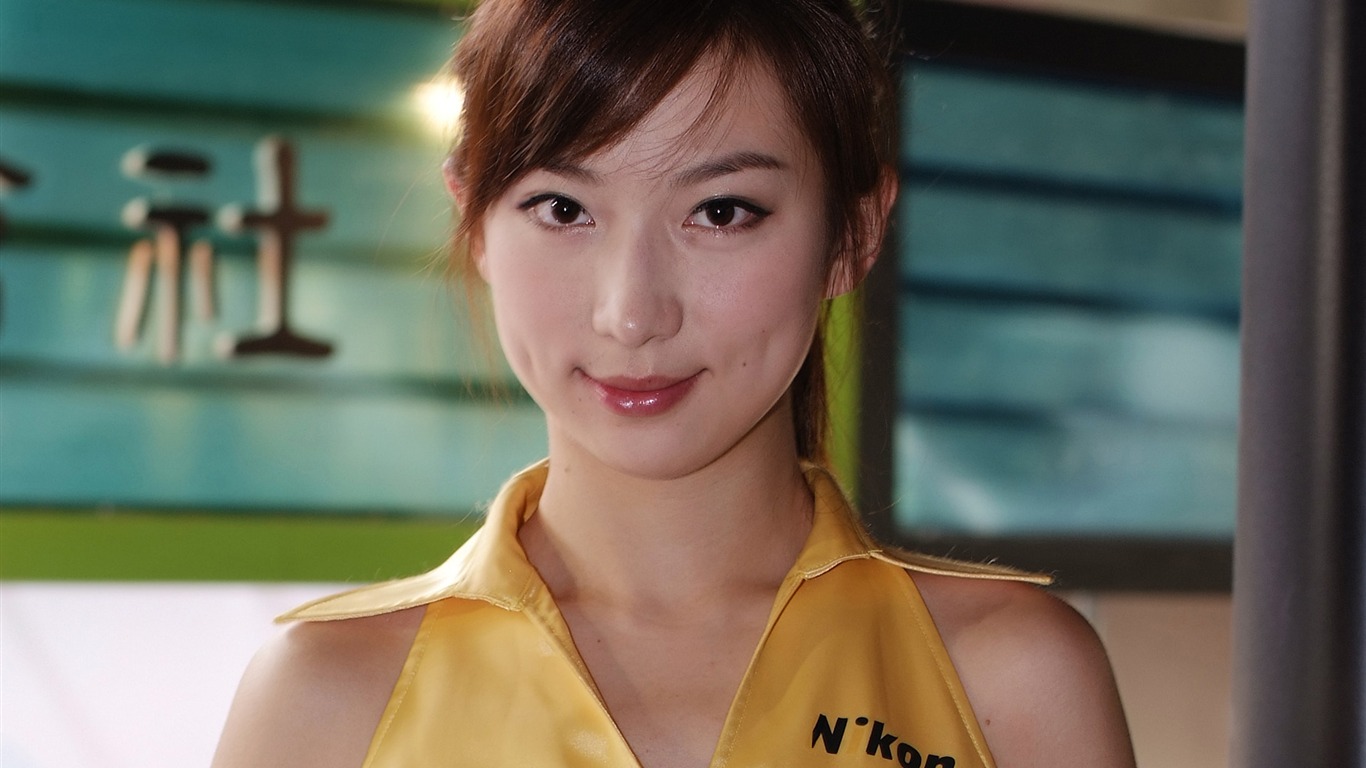 2009 P&E 展台上的美女(螺紋鋼作品) #30 - 1366x768