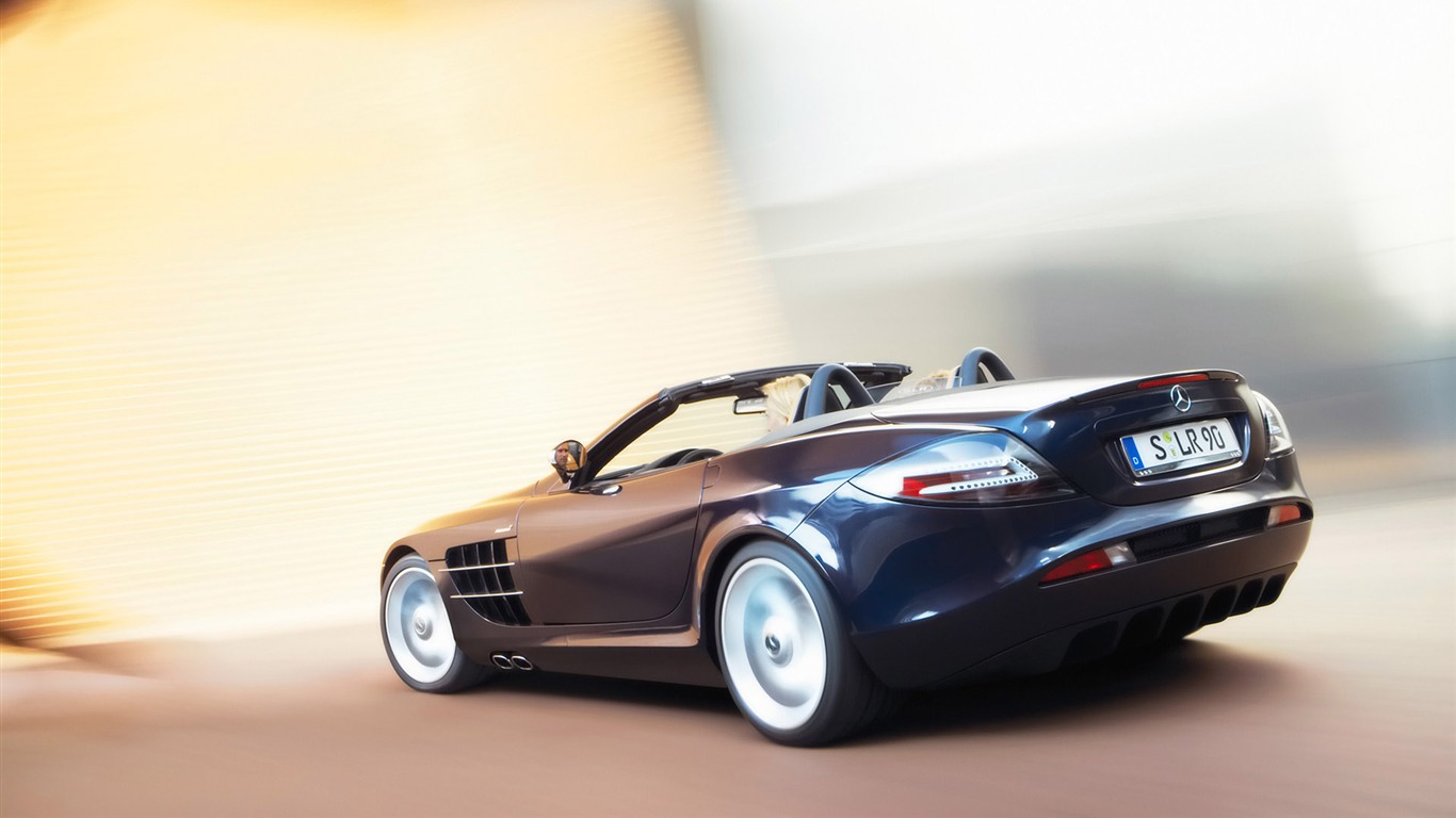 Mercedes tapety (3) #2 - 1366x768