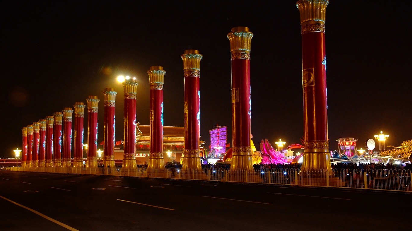 Tiananmen Square bunten Nacht (Bewehren) #29 - 1366x768