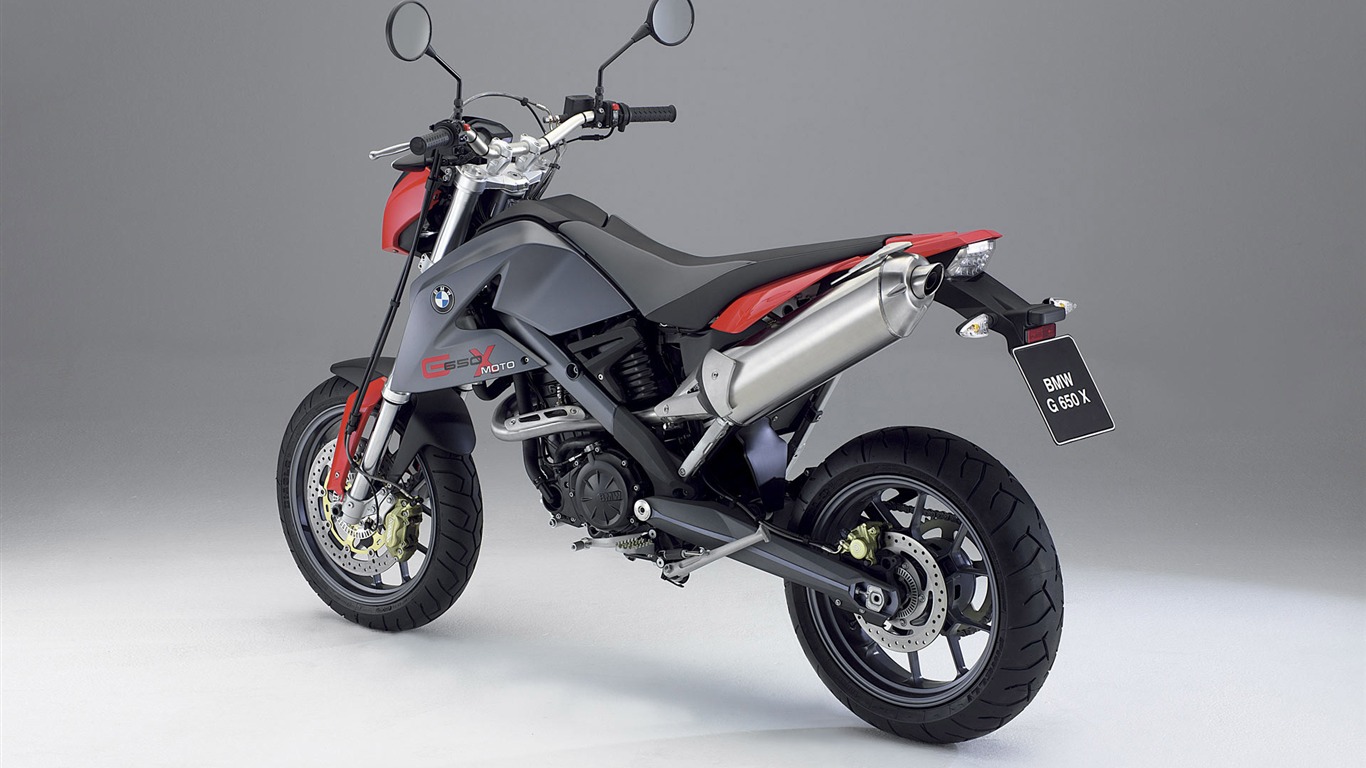 BMW motorcycle wallpapers (3) #10 - 1366x768