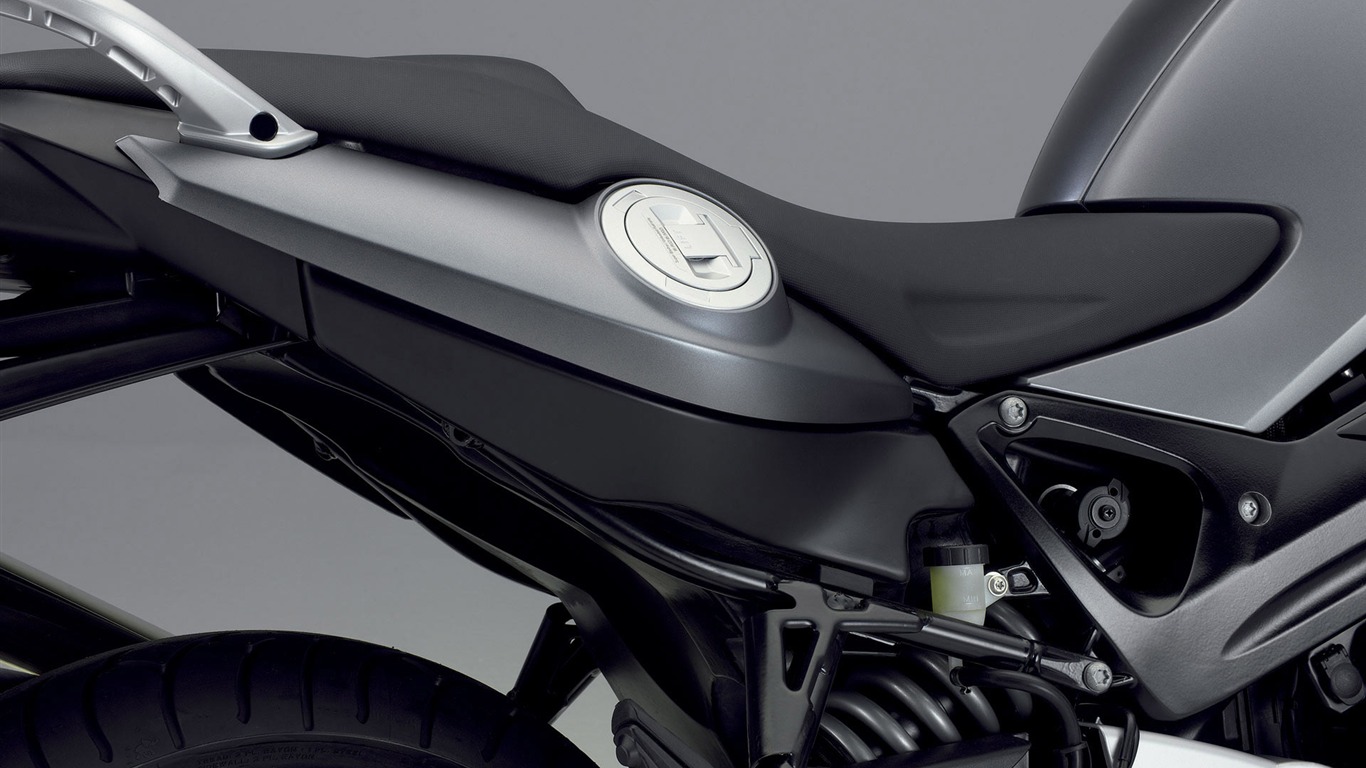 BMW motorcycle wallpapers (3) #13 - 1366x768