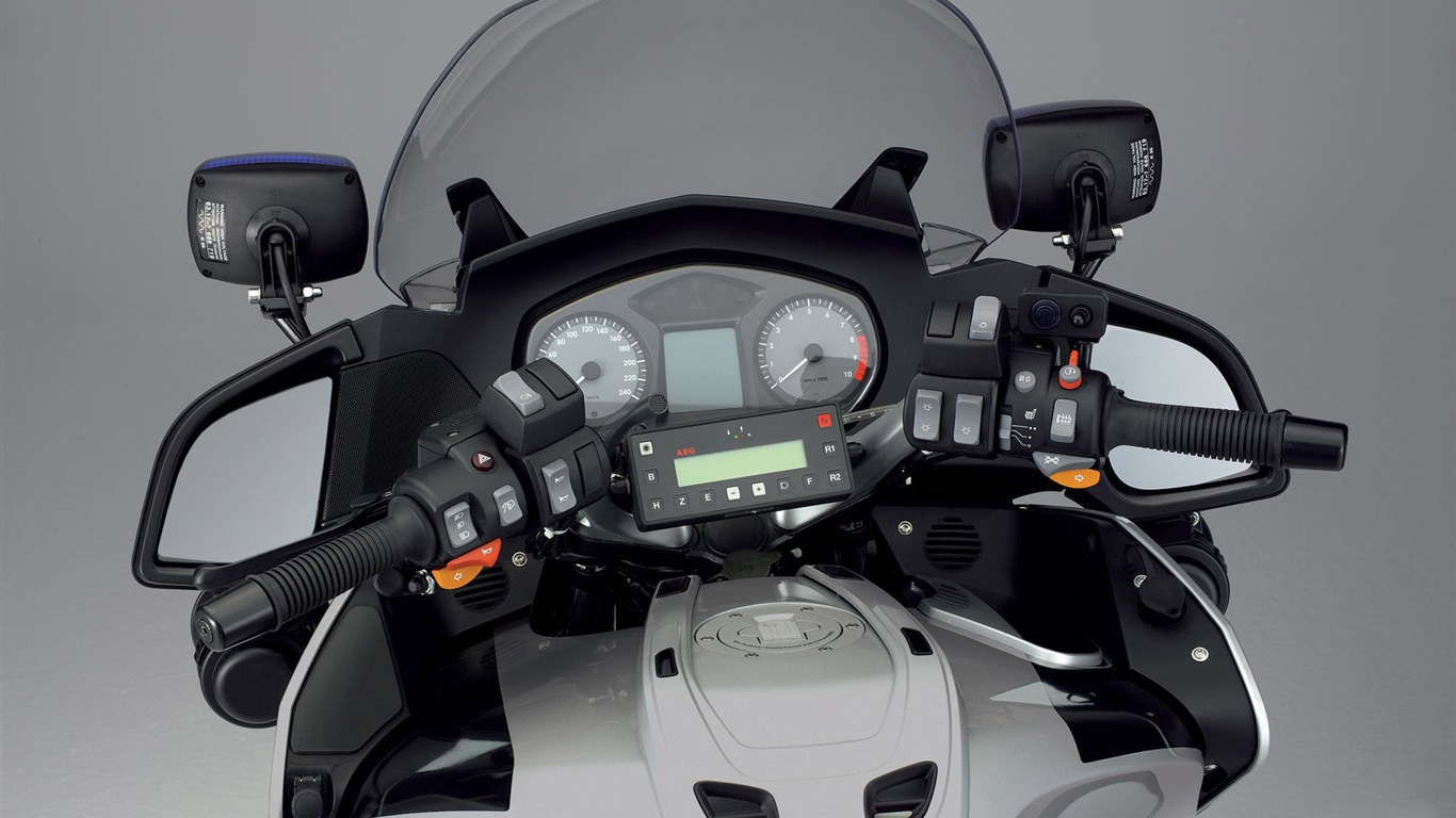 BMW motocykl tapety (4) #11 - 1366x768