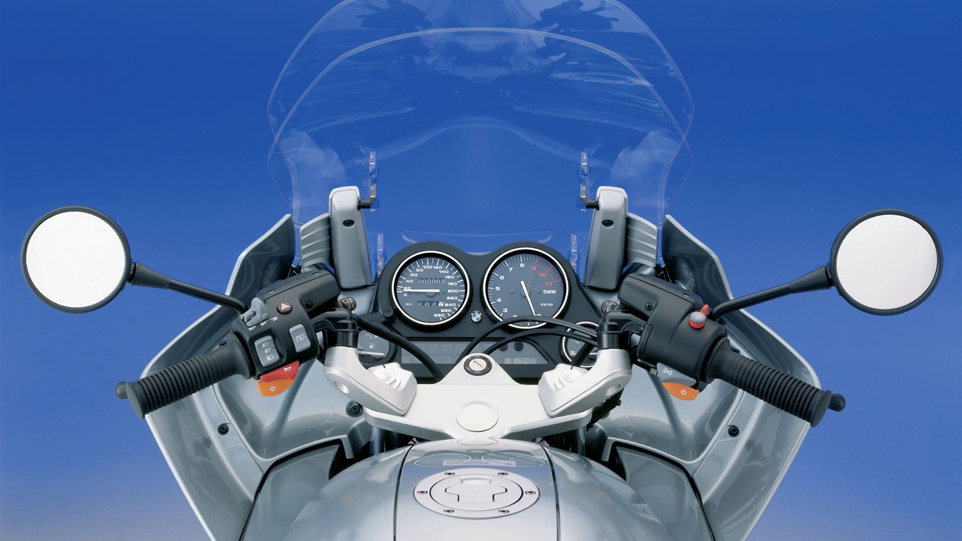 BMW fondos de pantalla de la motocicleta (4) #12 - 1366x768
