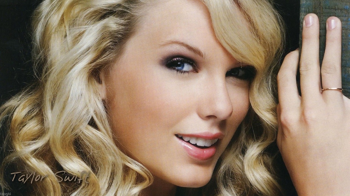 Taylor Swift krásnou tapetu #18 - 1366x768