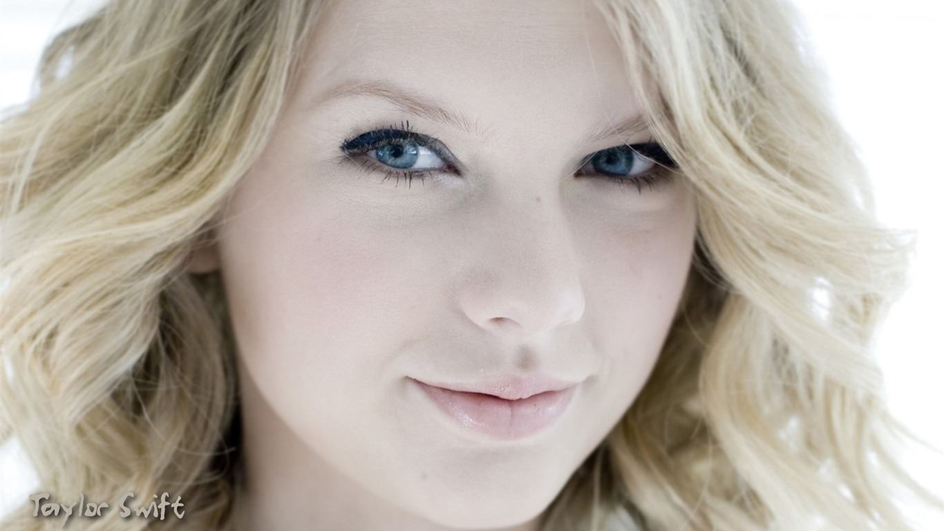 Taylor Swift beautiful wallpaper #34 - 1366x768