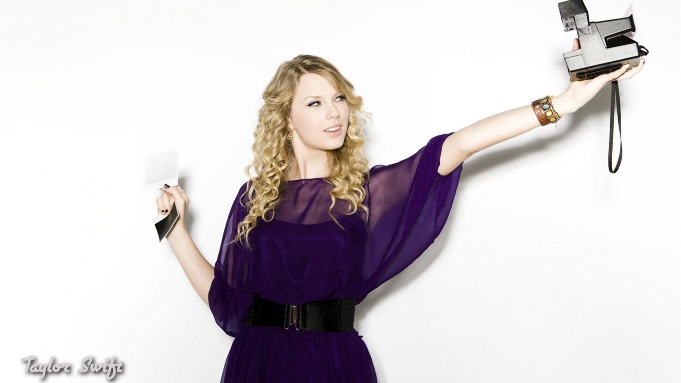 Taylor Swift beau fond d'écran #42 - 1366x768