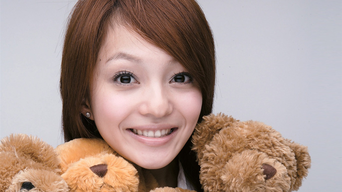 Angela Chang wallpaper alba #4 - 1366x768