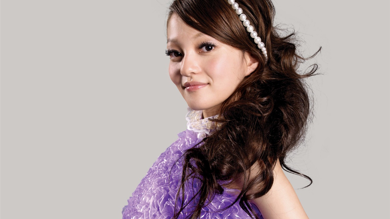 Angela Chang wallpaper alba #9 - 1366x768