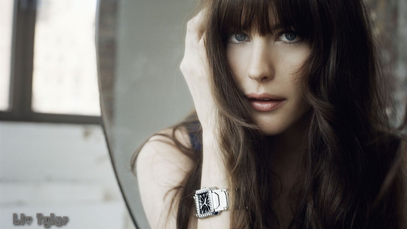 Liv Tyler krásnou tapetu #2 - 1366x768