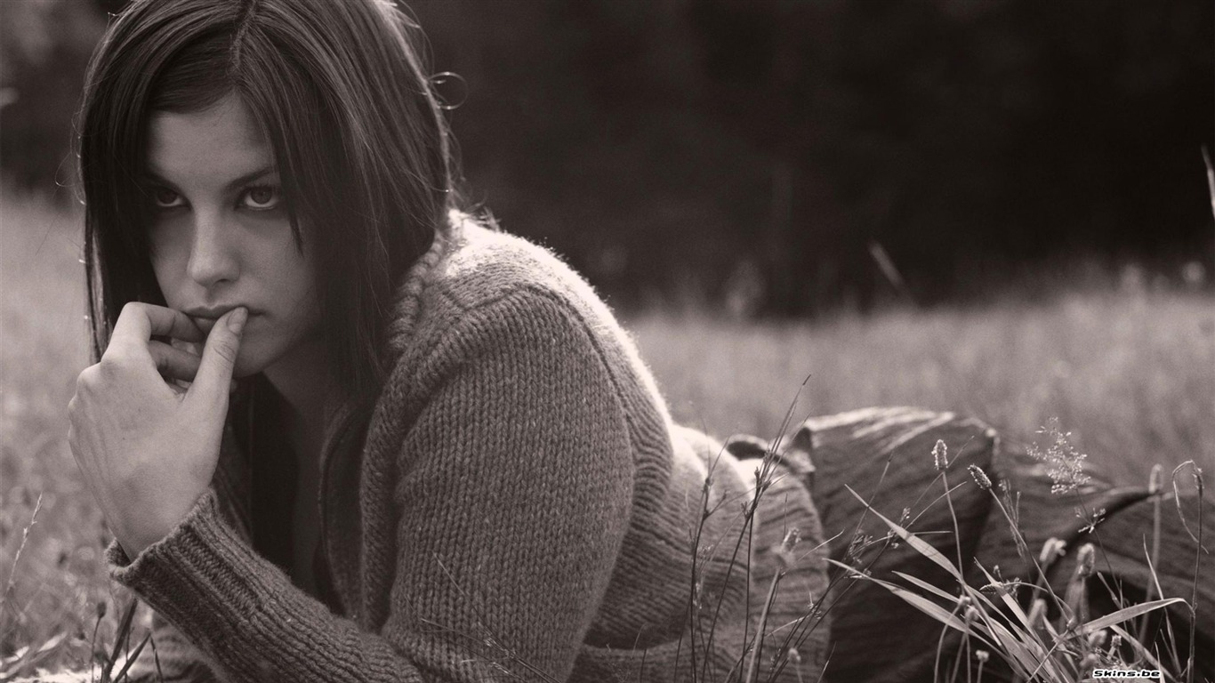 Liv Tyler krásnou tapetu #15 - 1366x768