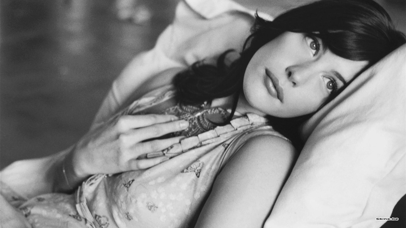 Liv Tyler beau fond d'écran #16 - 1366x768