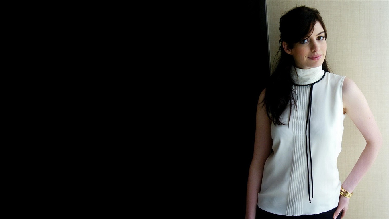 Anne Hathaway krásnou tapetu (2) #3 - 1366x768