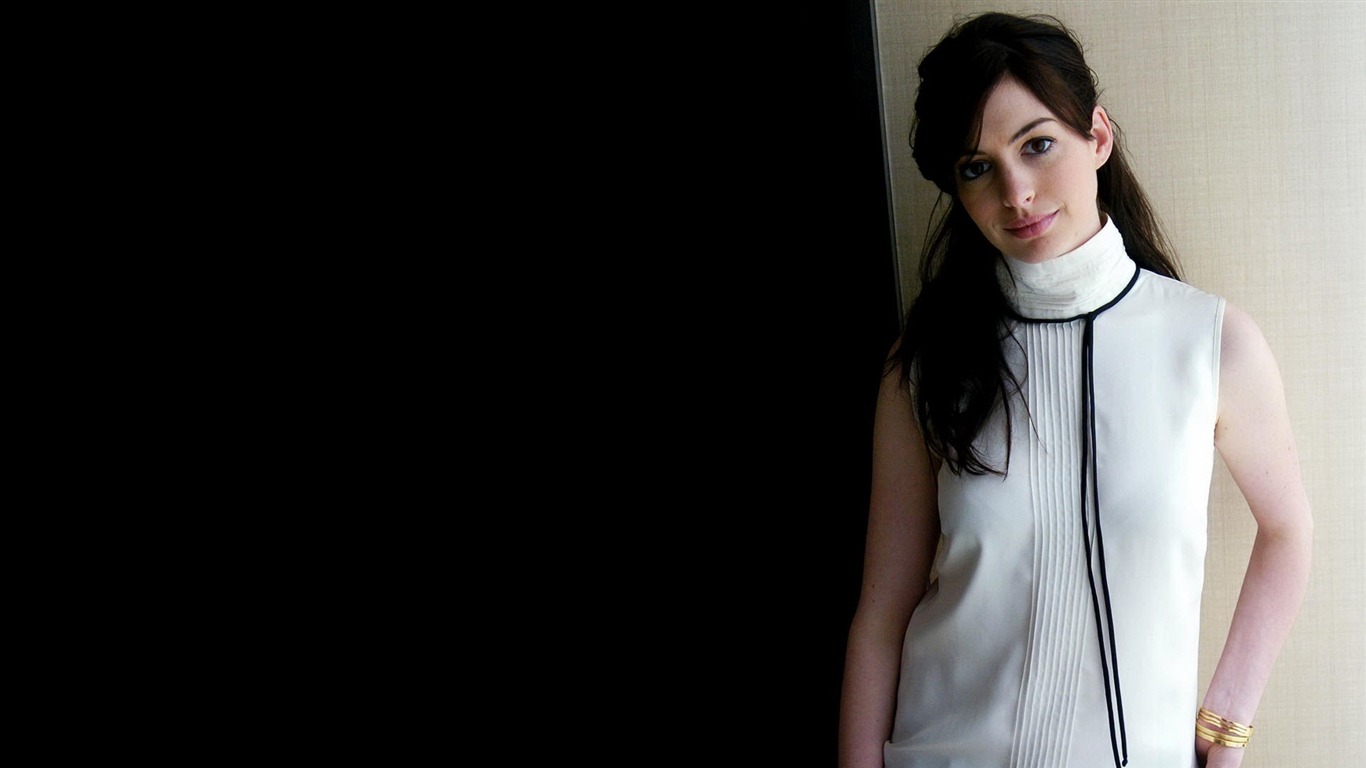 Anne Hathaway 安妮·海瑟薇美女壁紙 (2) #5 - 1366x768