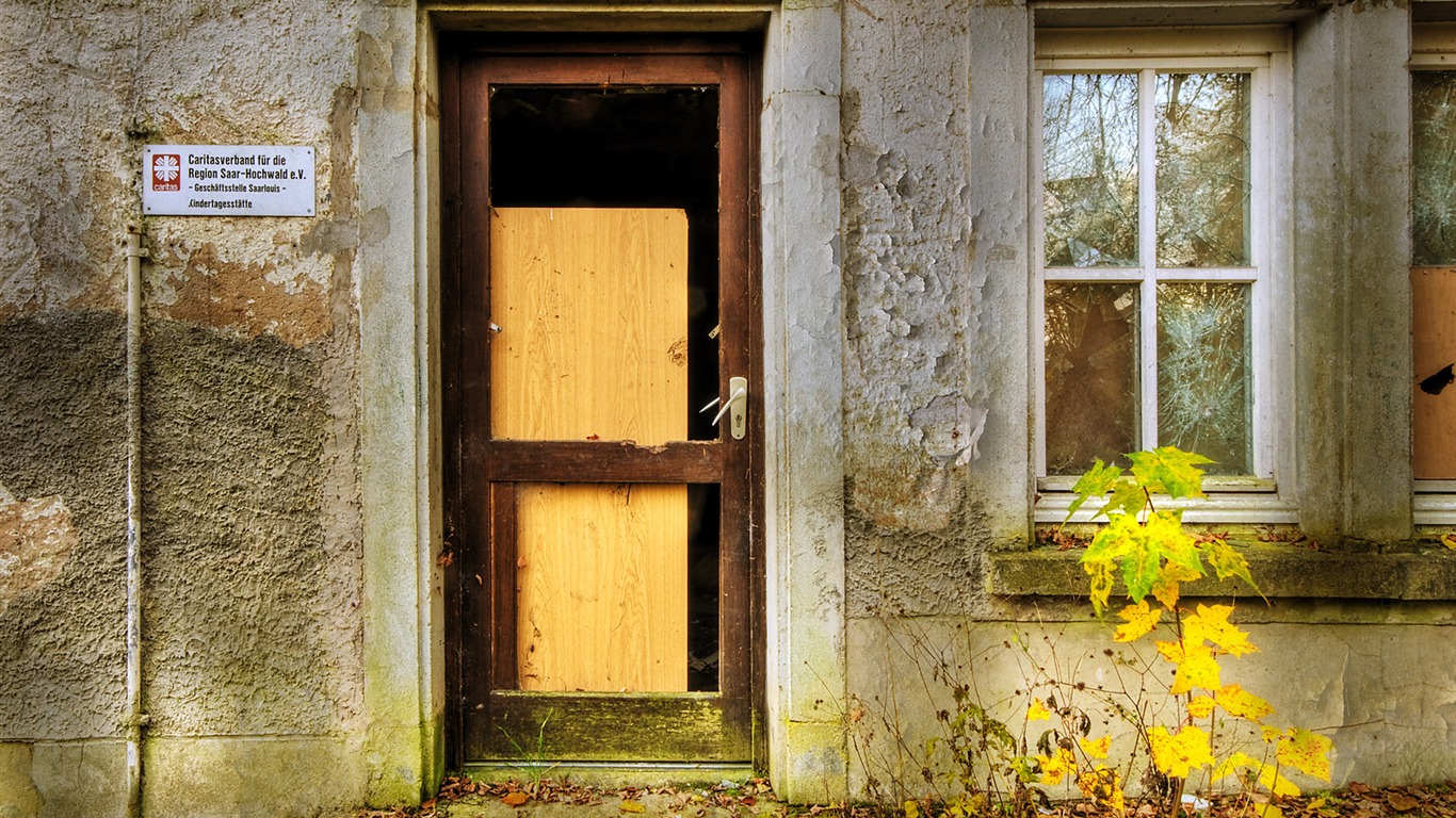 Město zřícenina HD tapety #4 - 1366x768