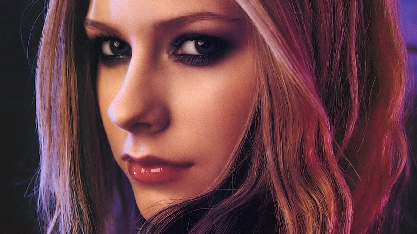 Avril Lavigne krásnou tapetu (3) #3 - 1366x768
