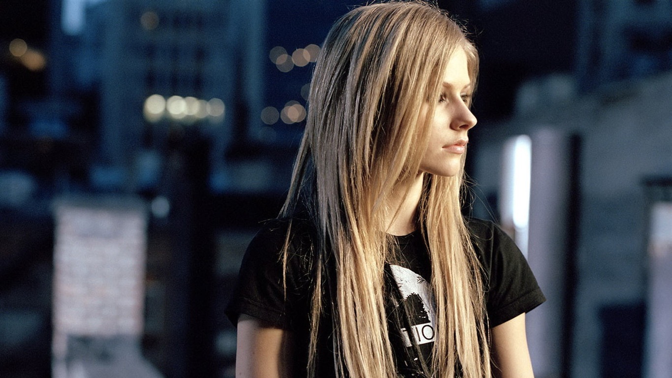 Avril Lavigne krásnou tapetu (3) #5 - 1366x768