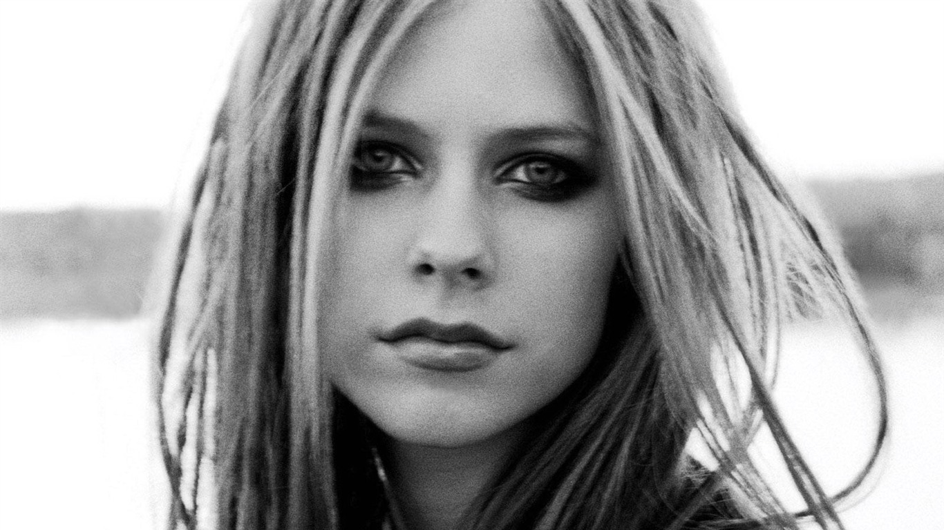 Avril Lavigne krásnou tapetu (3) #11 - 1366x768