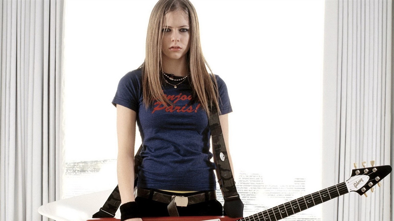 Avril Lavigne krásnou tapetu (3) #18 - 1366x768