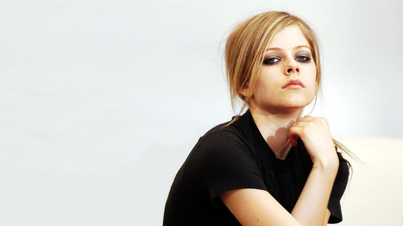 Avril Lavigne hermoso fondo de pantalla (3) #22 - 1366x768