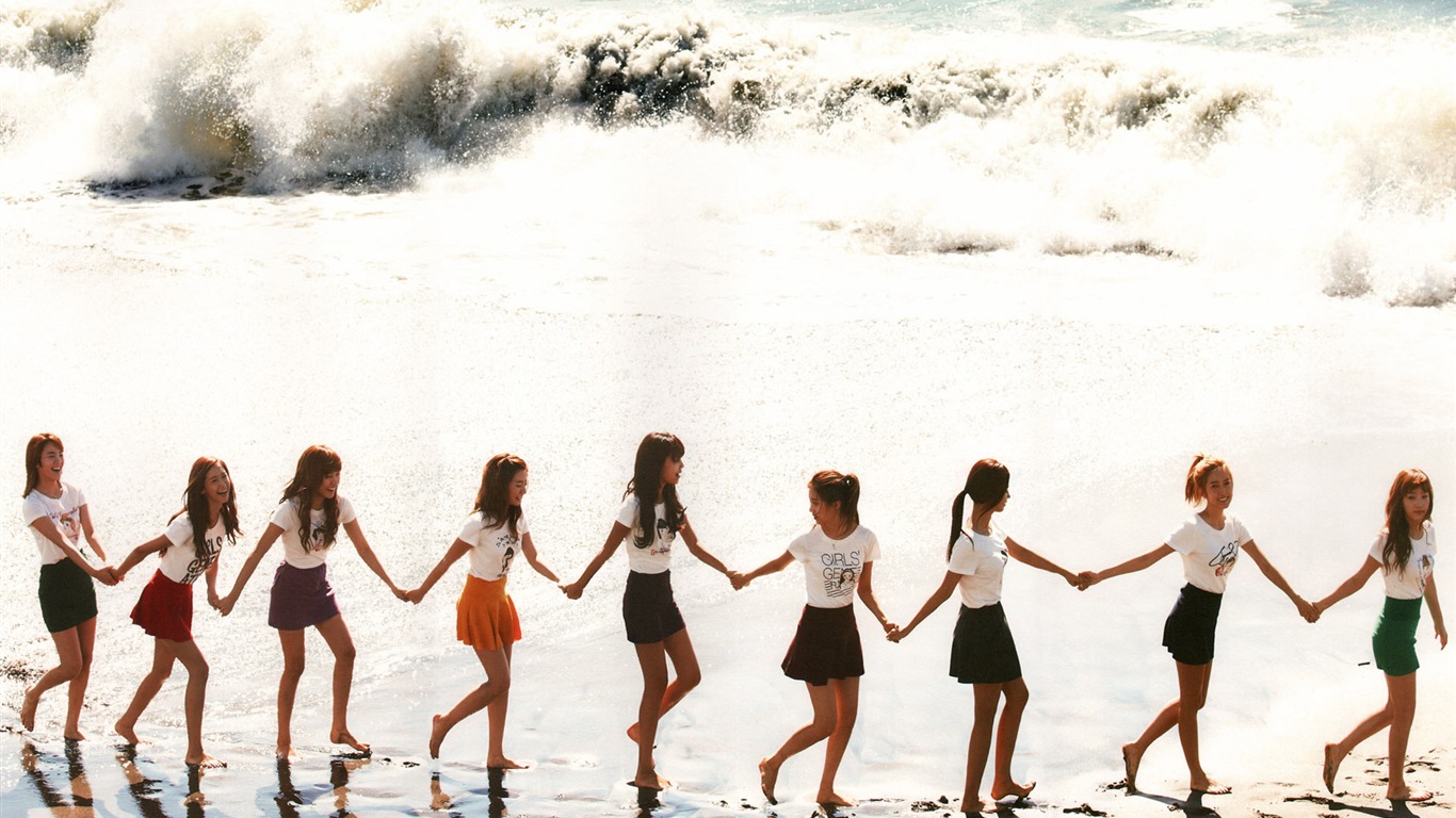 Fond d'écran Generation Girls (5) #16 - 1366x768