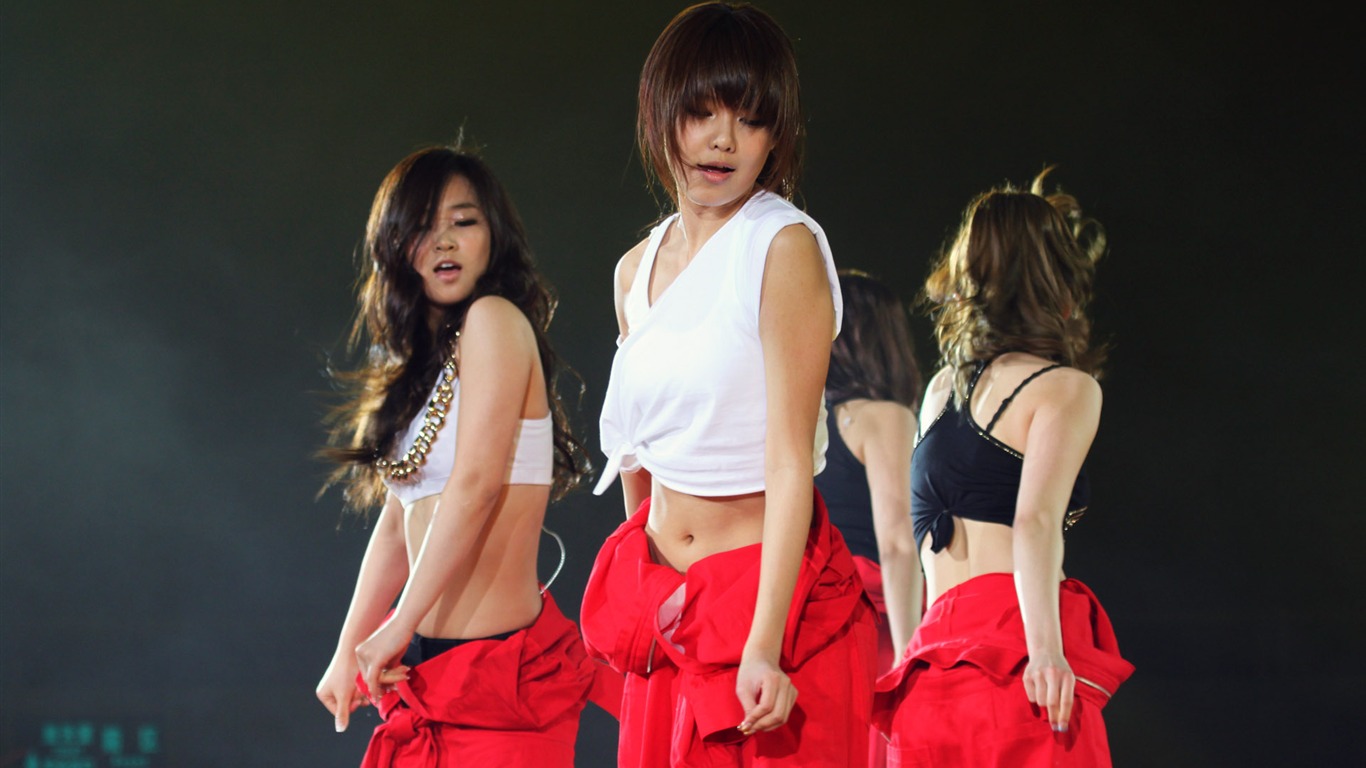 Girls Generation concert wallpaper (1) #3 - 1366x768