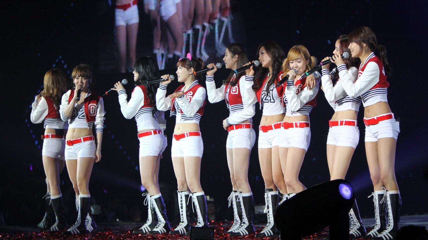 Girls Generation concert wallpaper (1) #19 - 1366x768