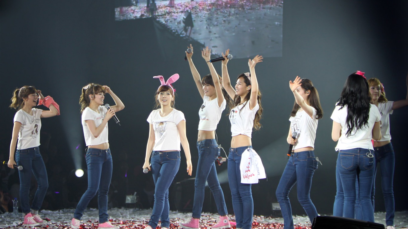 Girls Generation concert wallpaper (1) #20 - 1366x768