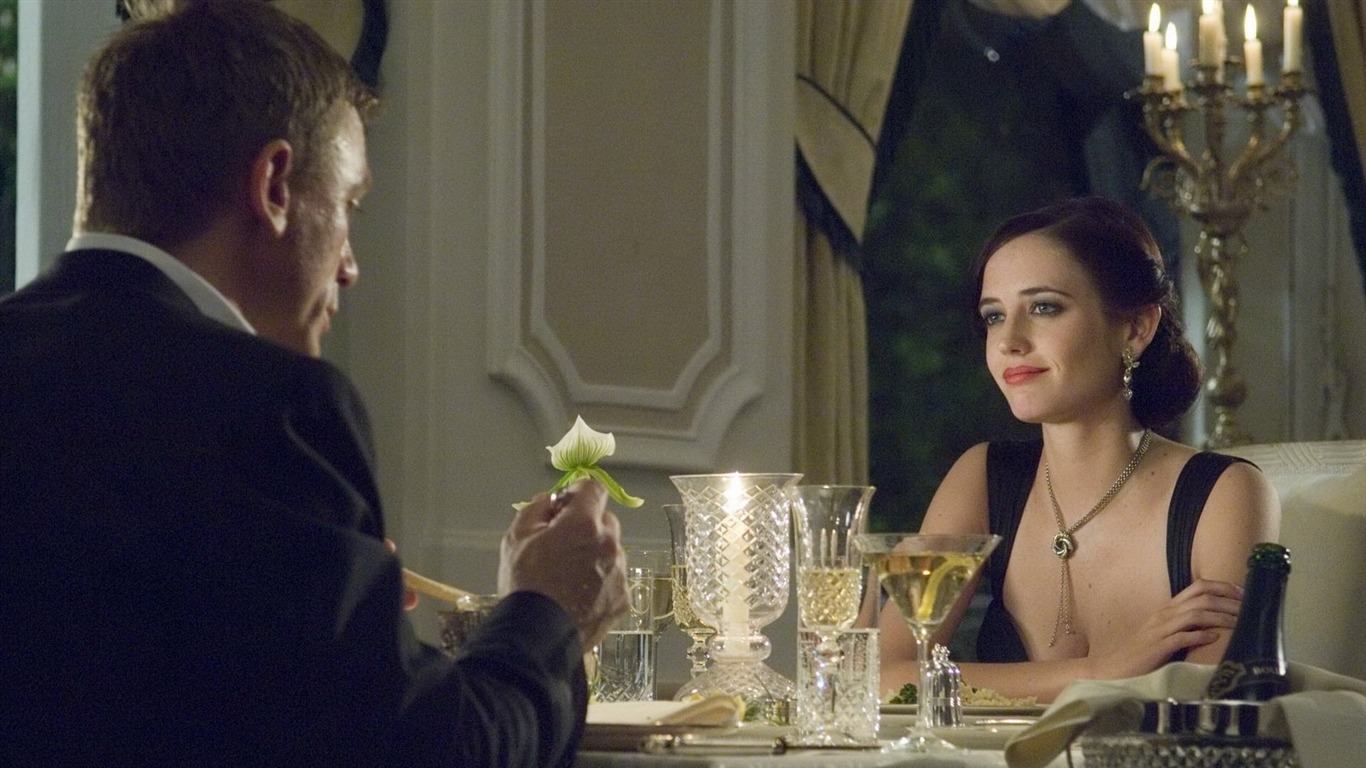 Eva Green krásnou tapetu #2 - 1366x768