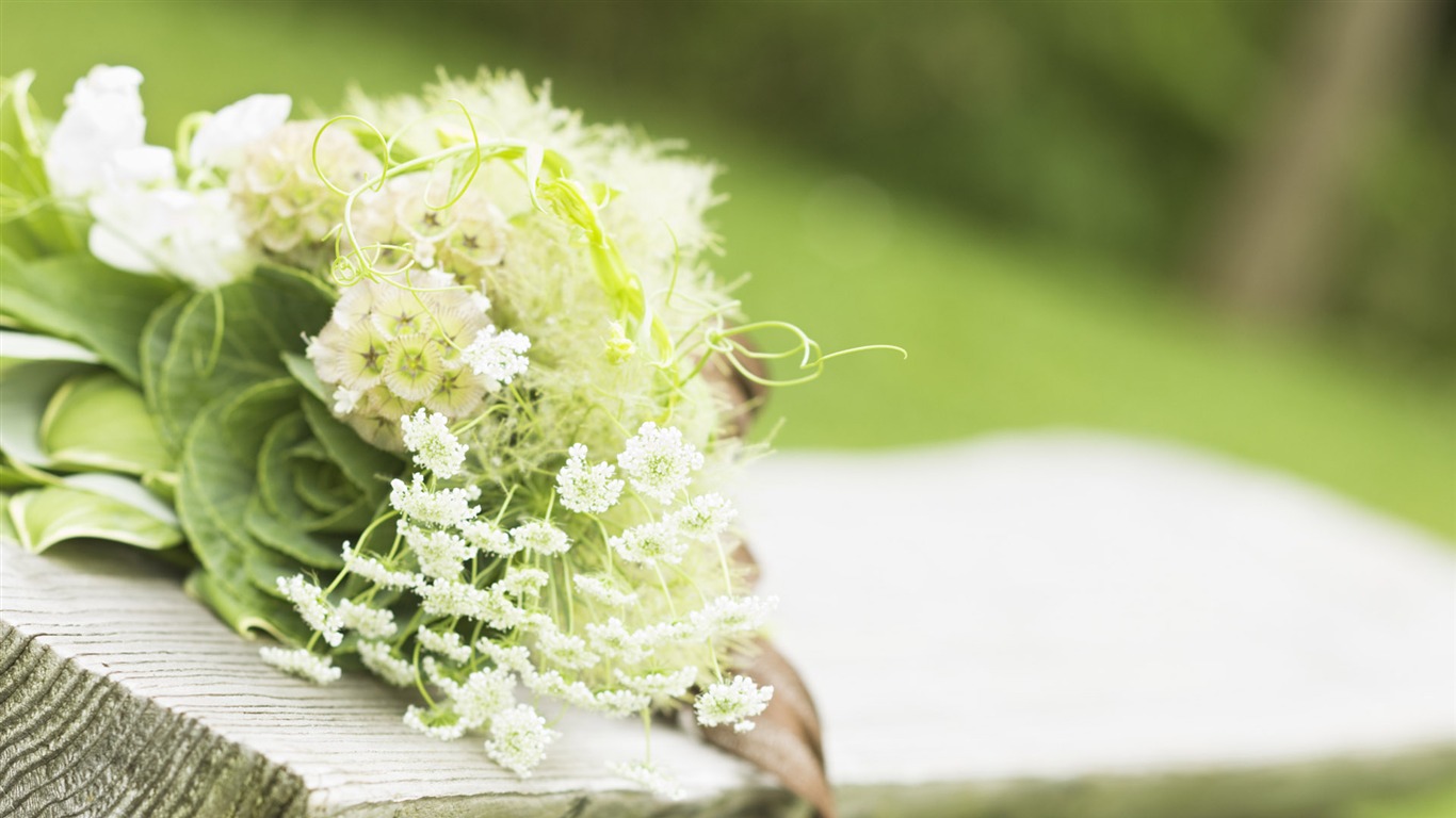Weddings and Flowers wallpaper (2) #19 - 1366x768