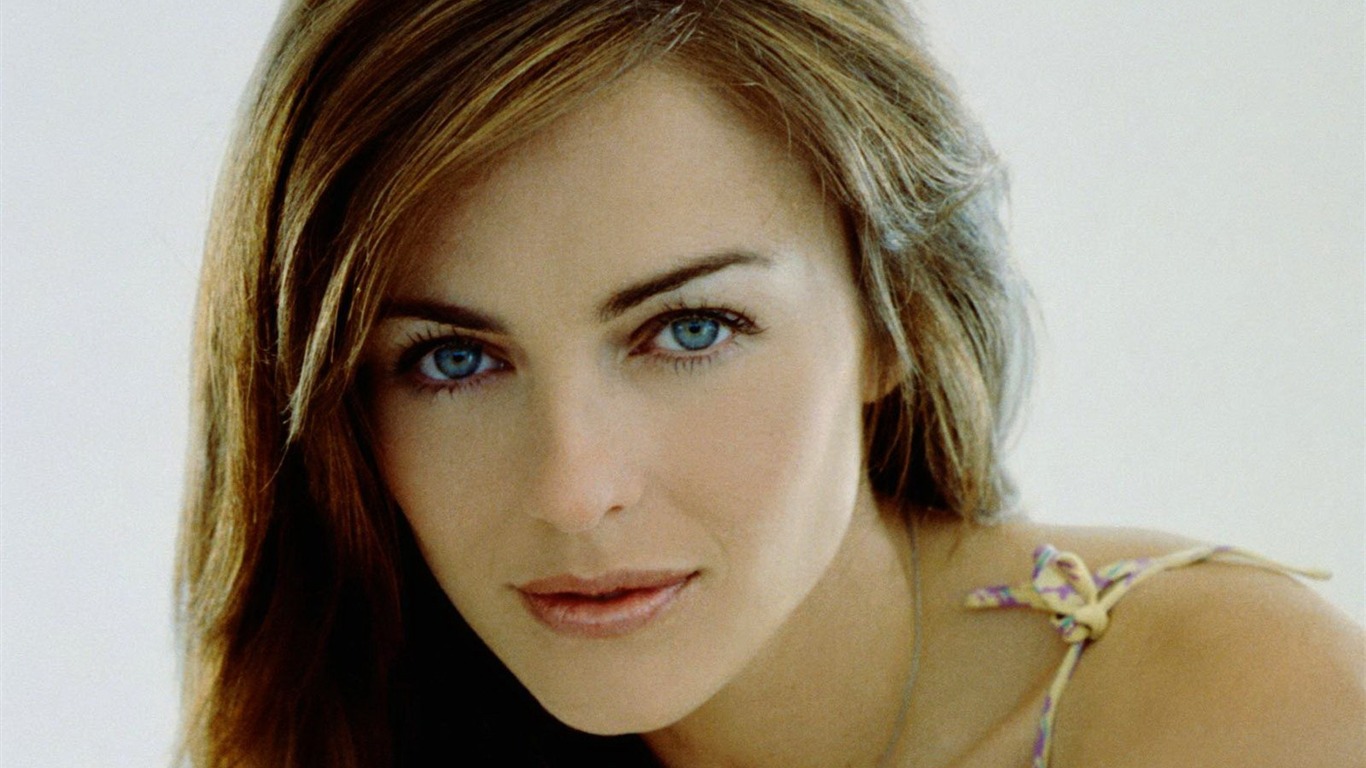 Elizabeth Hurley 伊莉莎白·赫莉 美女壁紙 #18 - 1366x768