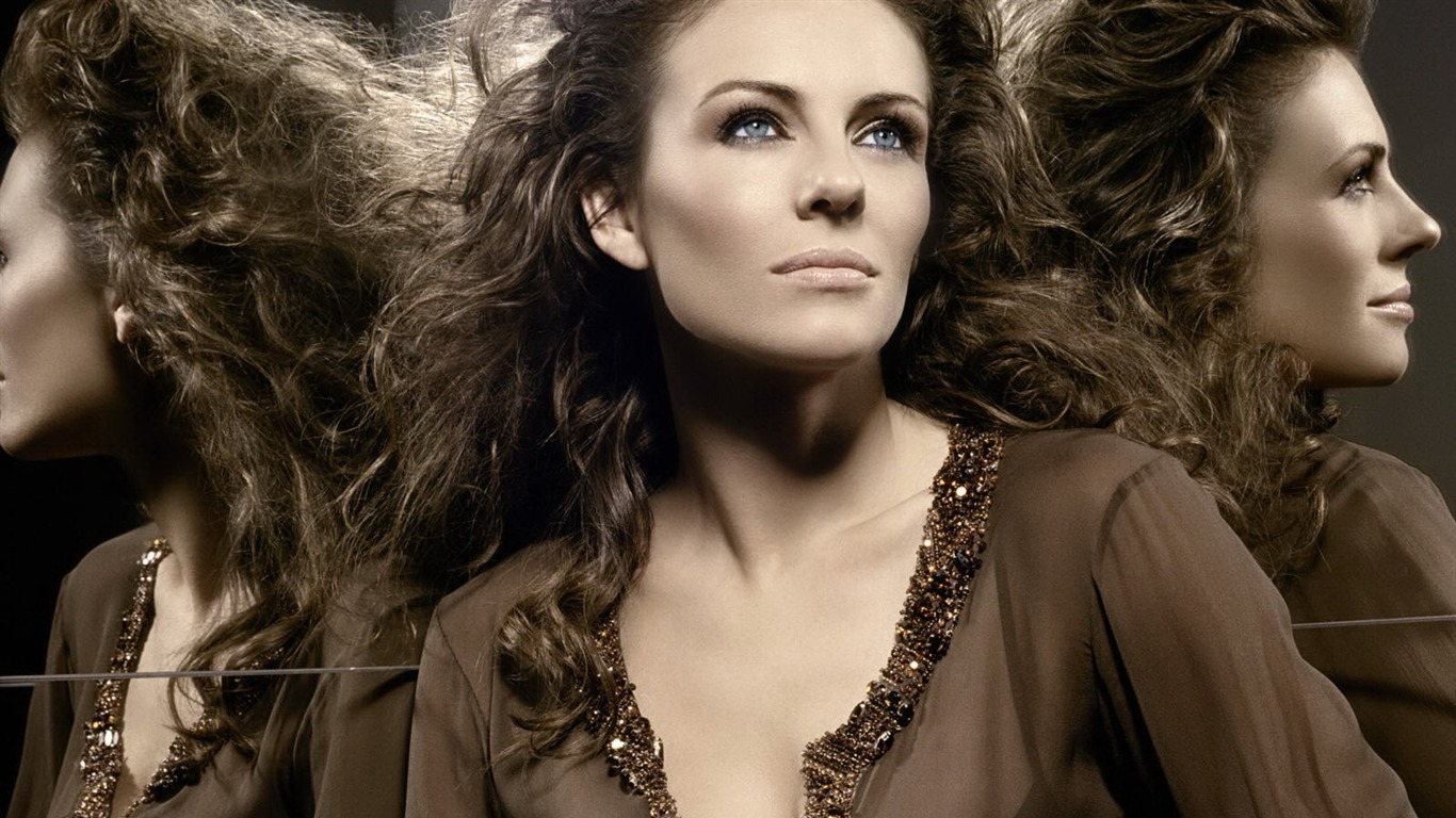 Elizabeth Hurley beautiful wallpaper #33 - 1366x768