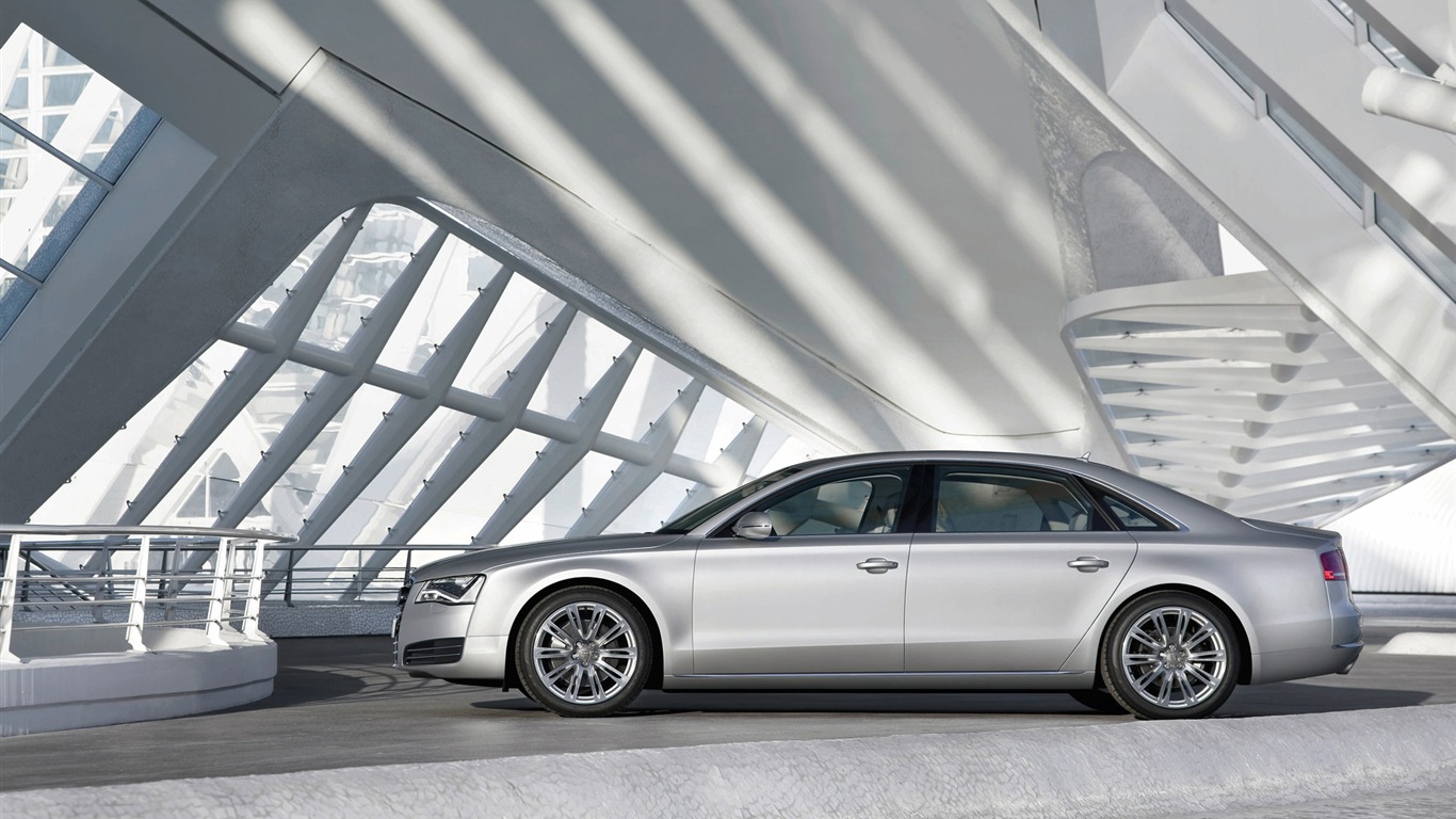 Audi A8 L 3.0 TFSI Quattro - 2010 HD wallpaper #16 - 1366x768