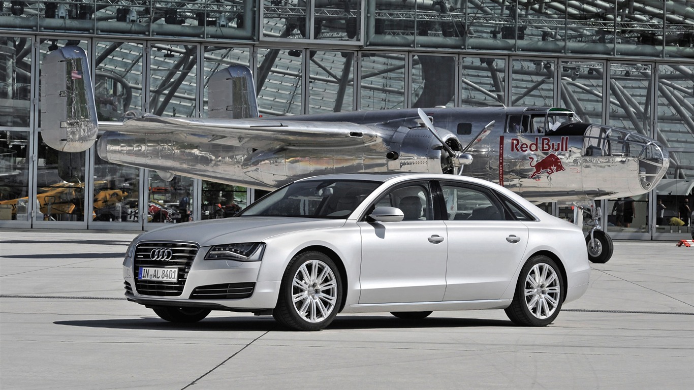 Audi A8 L 3.0 TFSI Quattro - 2010 高清壁纸23 - 1366x768