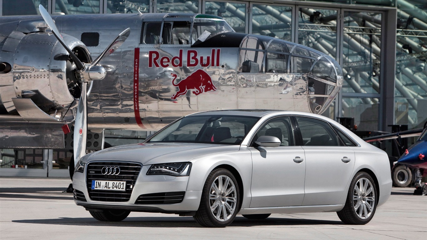 Audi A8 L 3.0 TFSI Quattro - 2010 高清壁紙 #24 - 1366x768
