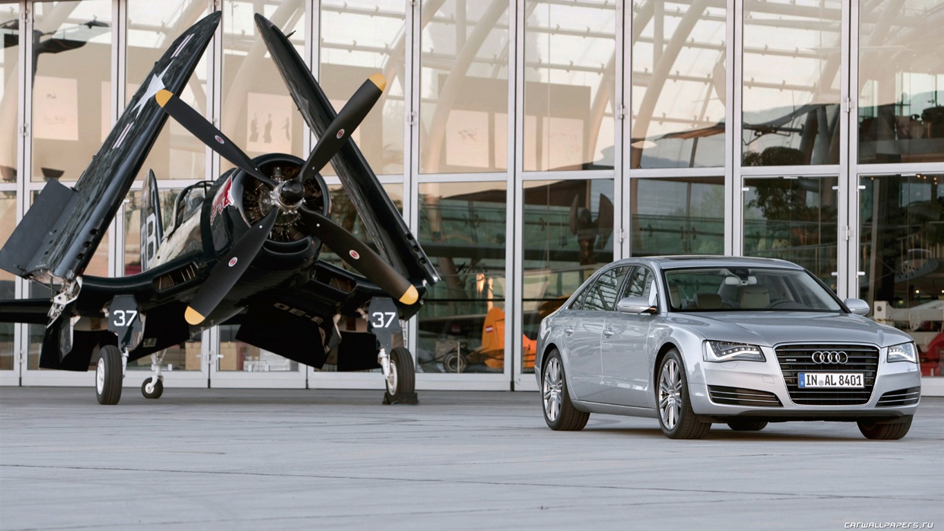 Audi A8 L 3.0 TFSI Quattro - 2010 高清壁紙 #25 - 1366x768