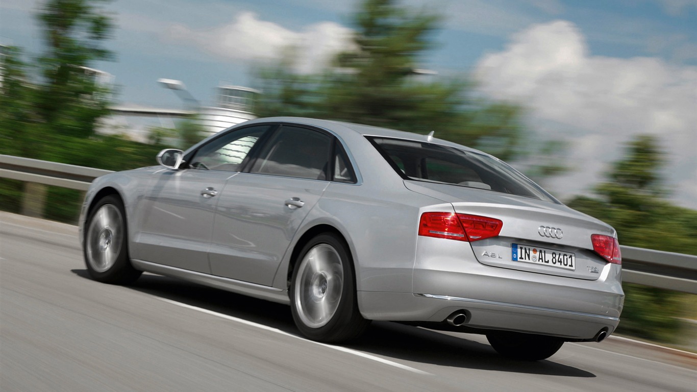 Audi A8 L 3.0 TFSI Quattro - 2010 高清壁紙 #30 - 1366x768