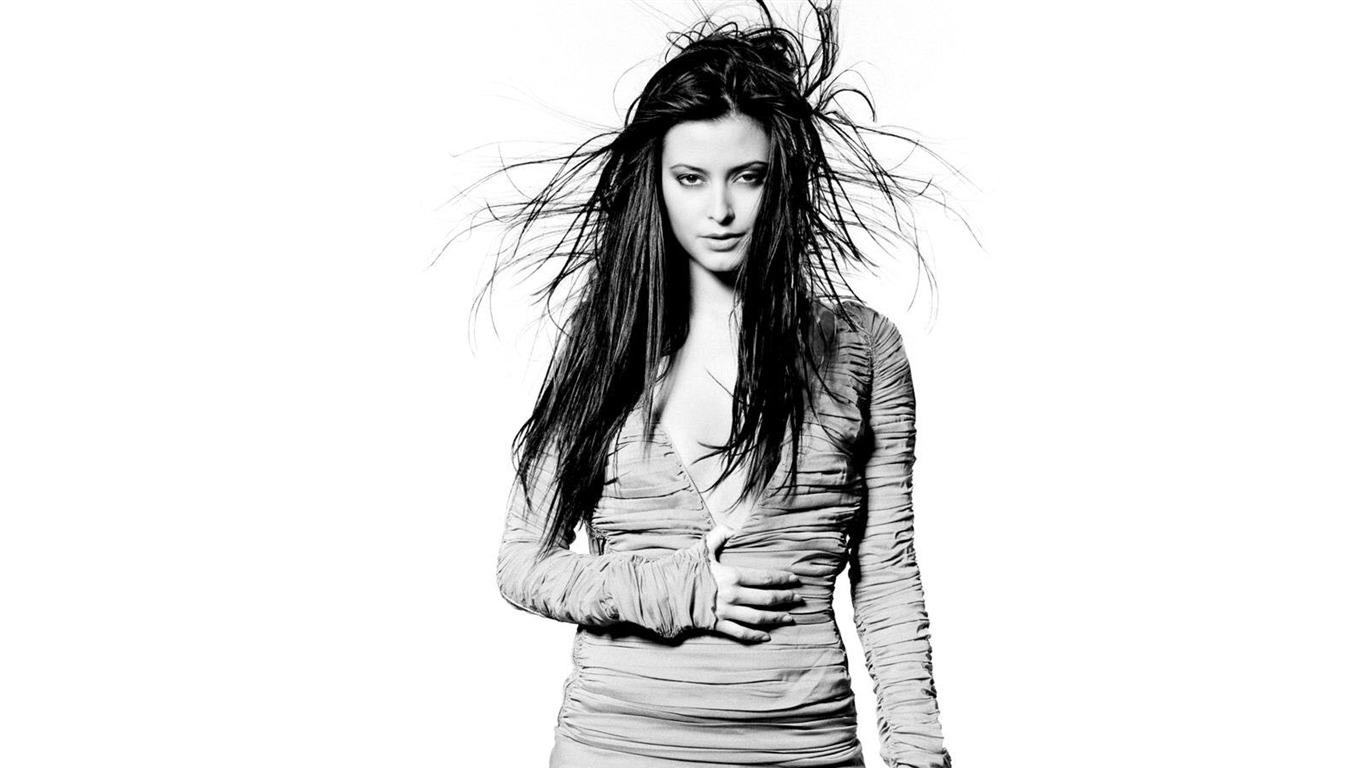 Holly Valance tapety krásná #13 - 1366x768