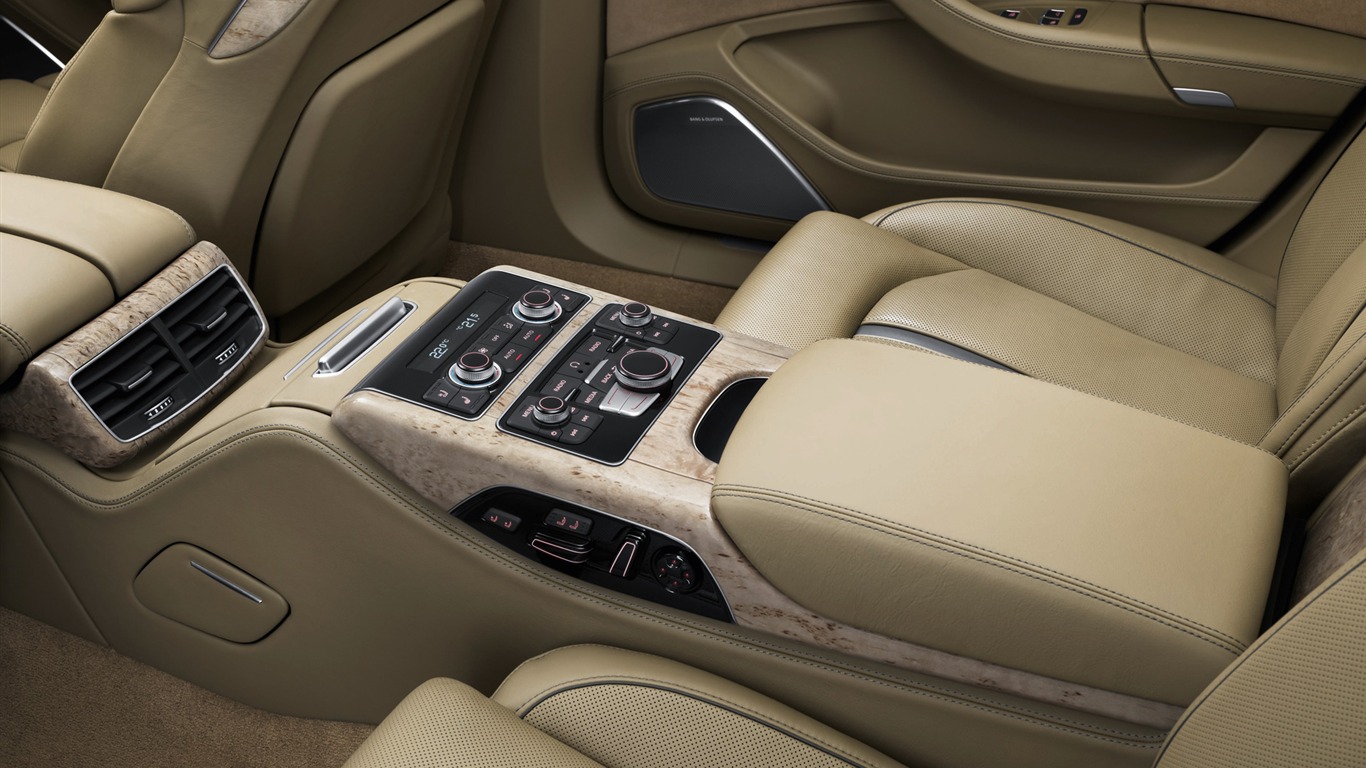 Audi A8 L W12 Quattro - 2010 HD tapetu #46 - 1366x768