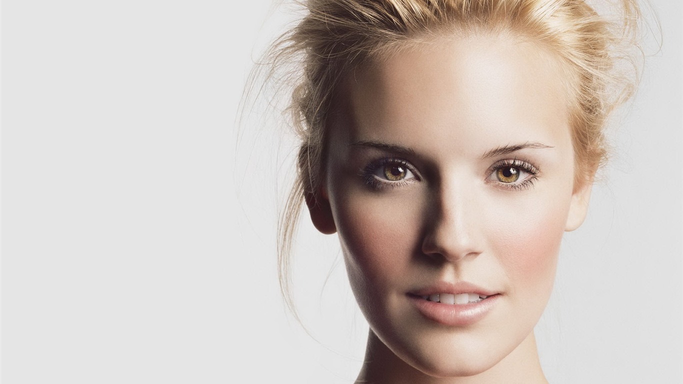 Maggie Grace 馬吉·格雷斯 美女壁紙 #22 - 1366x768