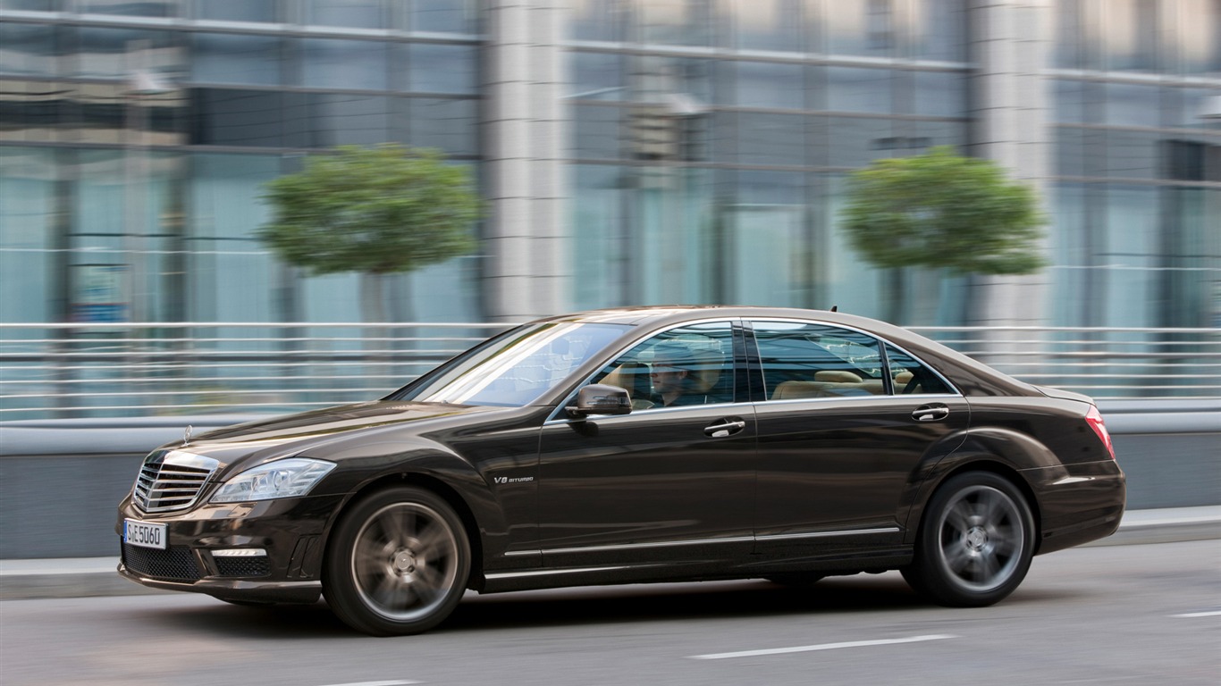 Mercedes-Benz S63 AMG - 2010 奔驰2 - 1366x768