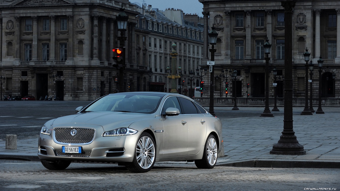 Jaguar XJL - 2010 HD wallpaper #4 - 1366x768
